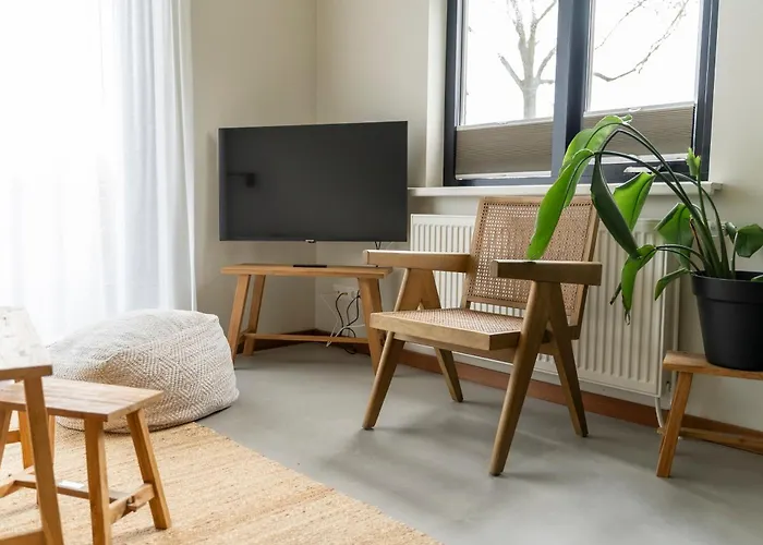 Van Heeckeren City Centre Studios Nes
